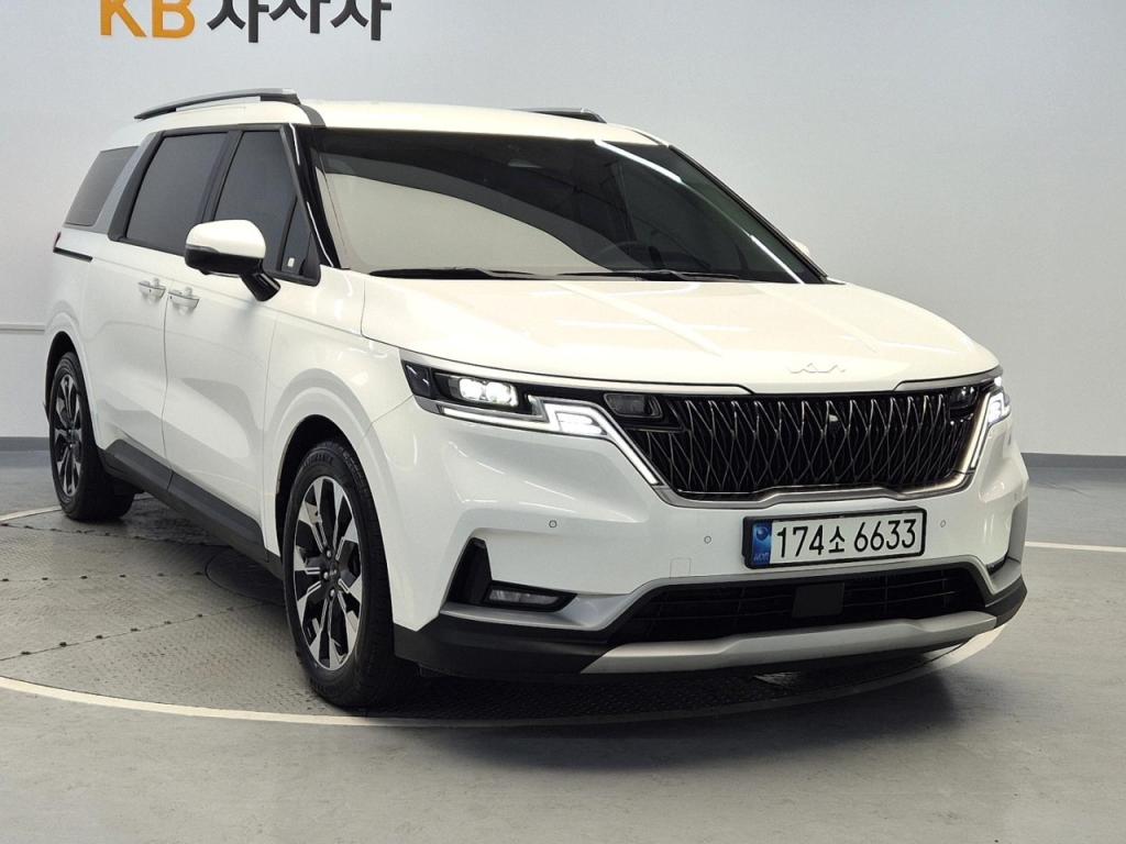2022 KIA CARNIVAL (KA4) 9 -seater diesel Prestige