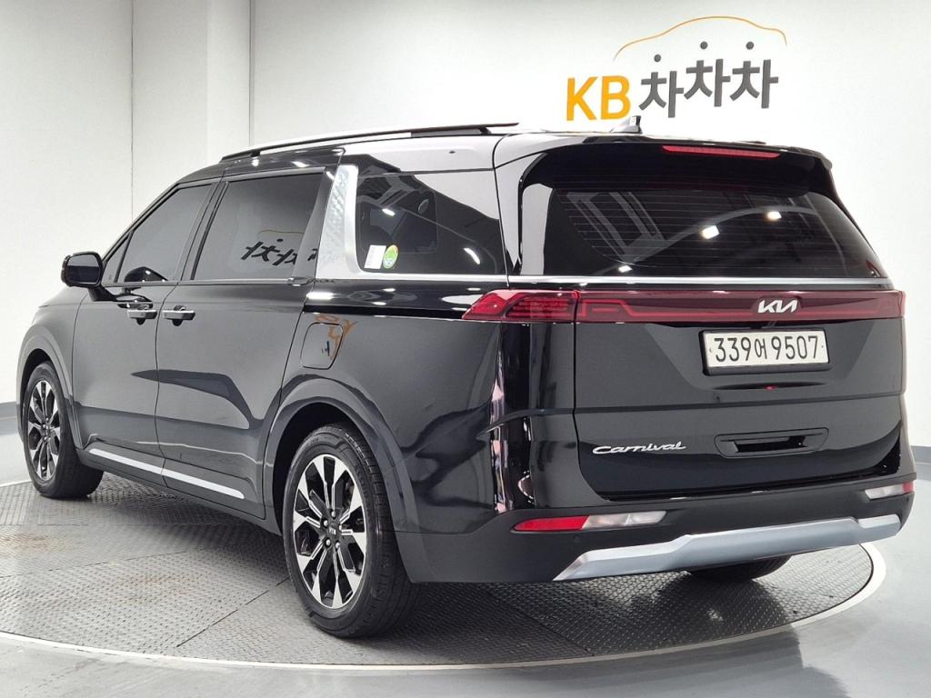2021 KIA CARNIVAL (KA4) 9 -seater diesel nobless