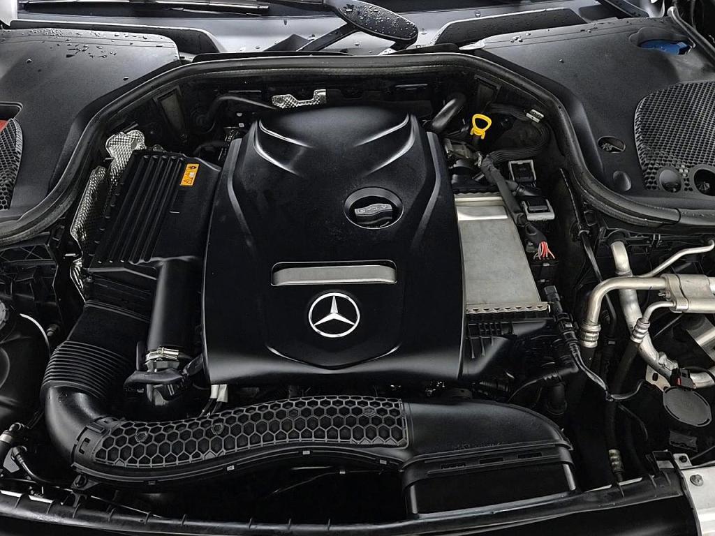 2018 BENZ E CLASS (5Gen) E300 4matic AMG line