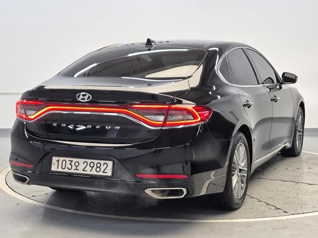 2018 HYUNDAI GRANDEUR IG 3.0 LPI Rent -a -Car Modern