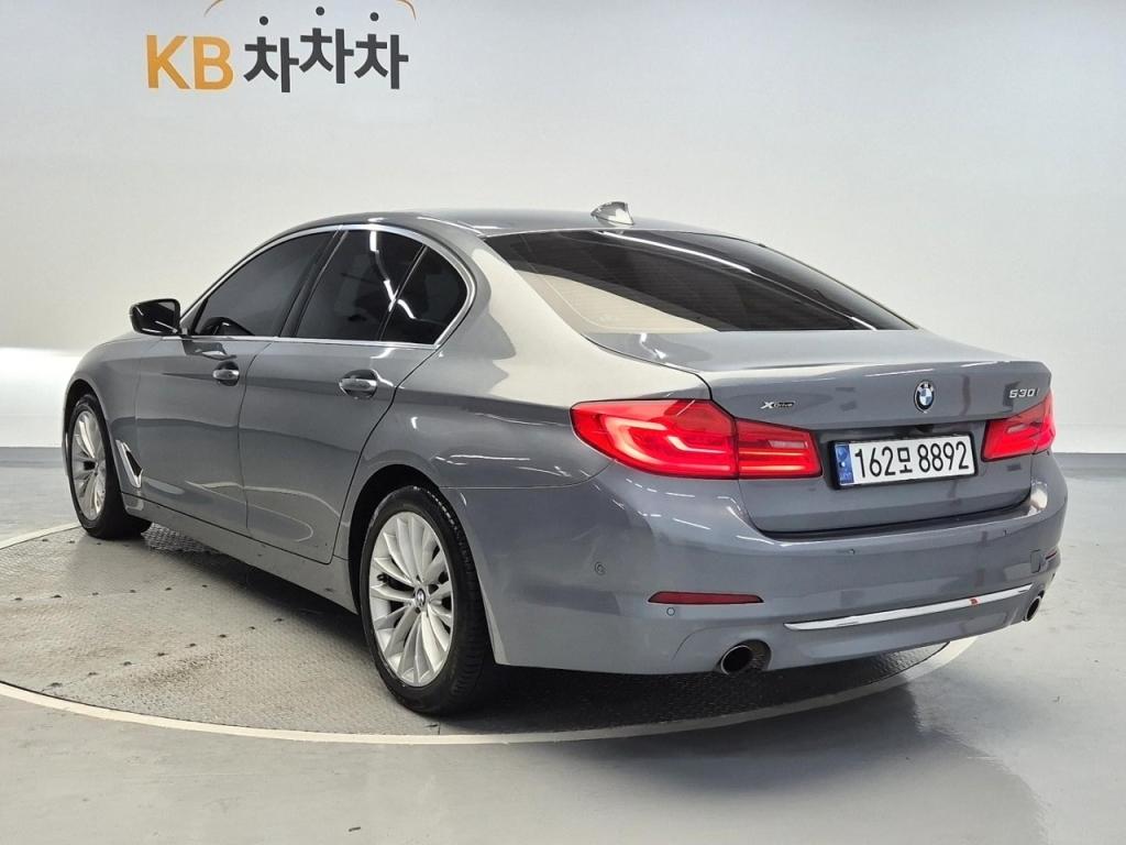 2019 BMW 5 SERIES (7Gen) 530i xDrive Luxury Line Plus