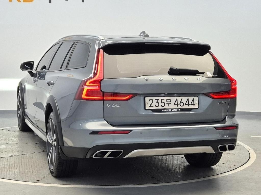 2021 VOLVO V60 CROSS COUNTRY(2G) 2.0 B5 AWD Pro