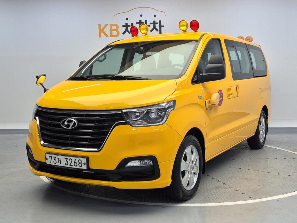 2019 HYUNDAI THE NEW GRAND STAREX Children's protective car 12 -seater LPI