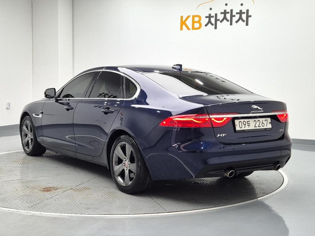2018 JAGUAR XF (2G) 2.0 25T Prestige