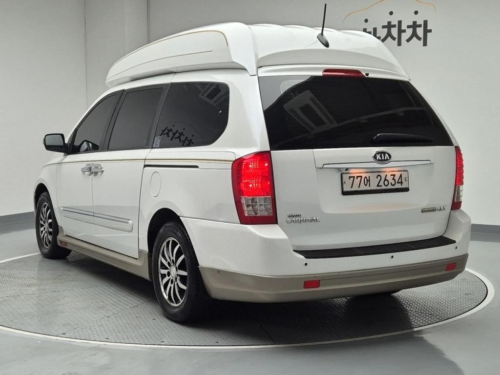 2012 KIA CARNIVAL R High Limousine Diesel 11 -seater GLX Premium