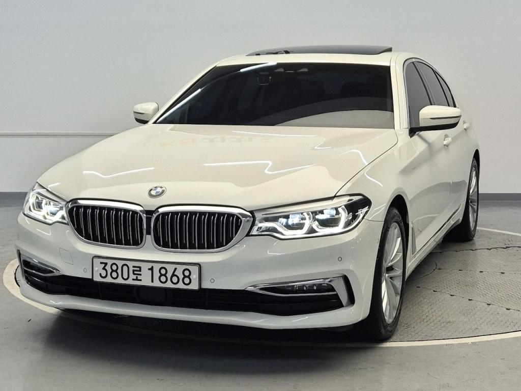 2019 BMW 5 SERIES (7Gen) 520d Luxury Line Plus