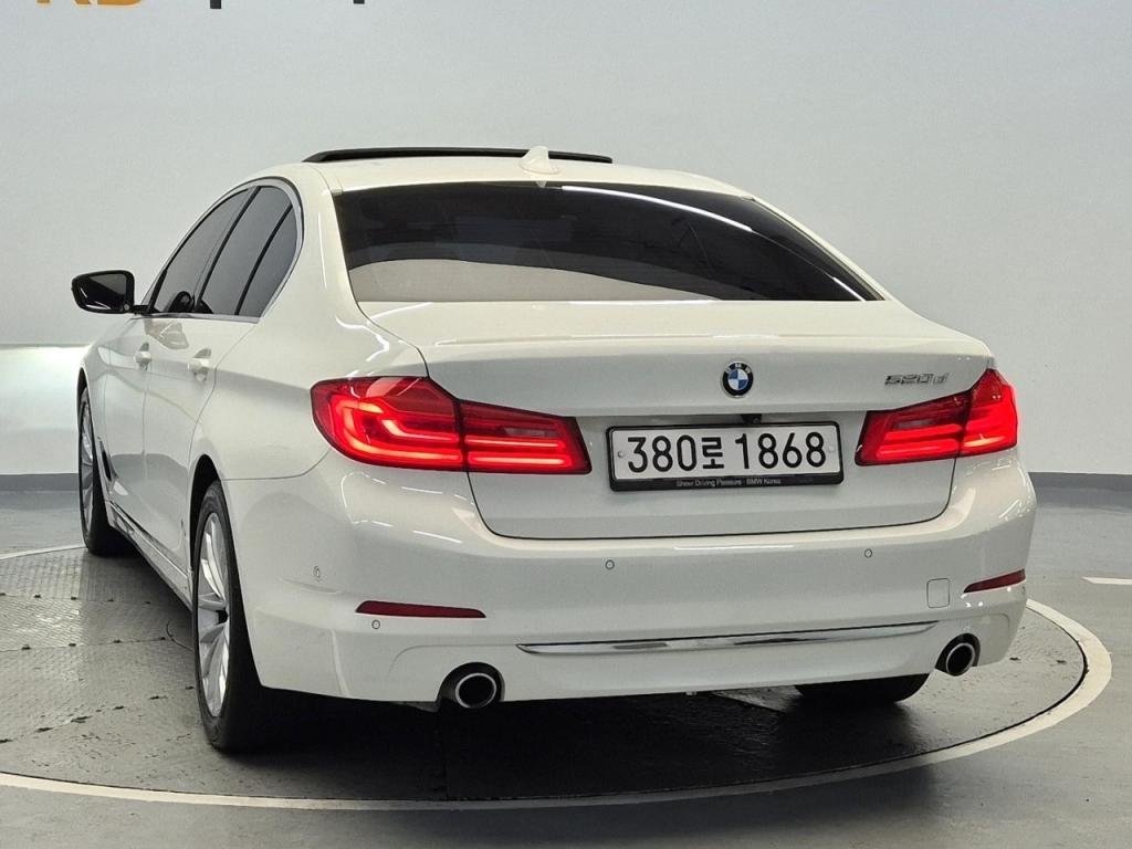 2019 BMW 5 SERIES (7Gen) 520d Luxury Line Plus