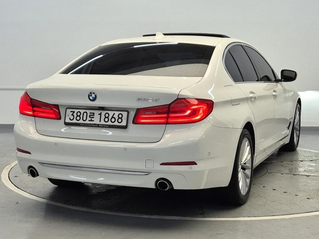 2019 BMW 5 SERIES (7Gen) 520d Luxury Line Plus