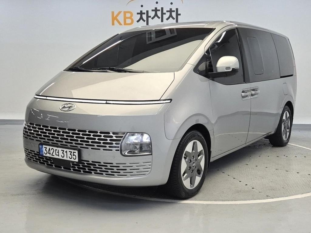 2025 HYUNDAI STARIA 3.5 LPG tourer 9 -seater Modern