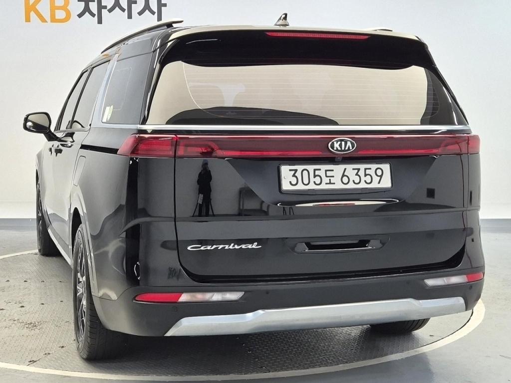 2021 KIA CARNIVAL (KA4) 9 -seater diesel nobless