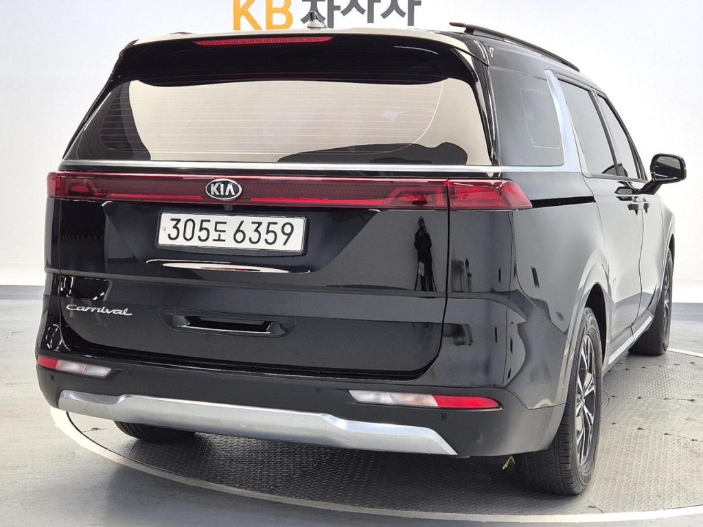 2021 KIA CARNIVAL (KA4) 9 -seater diesel nobless