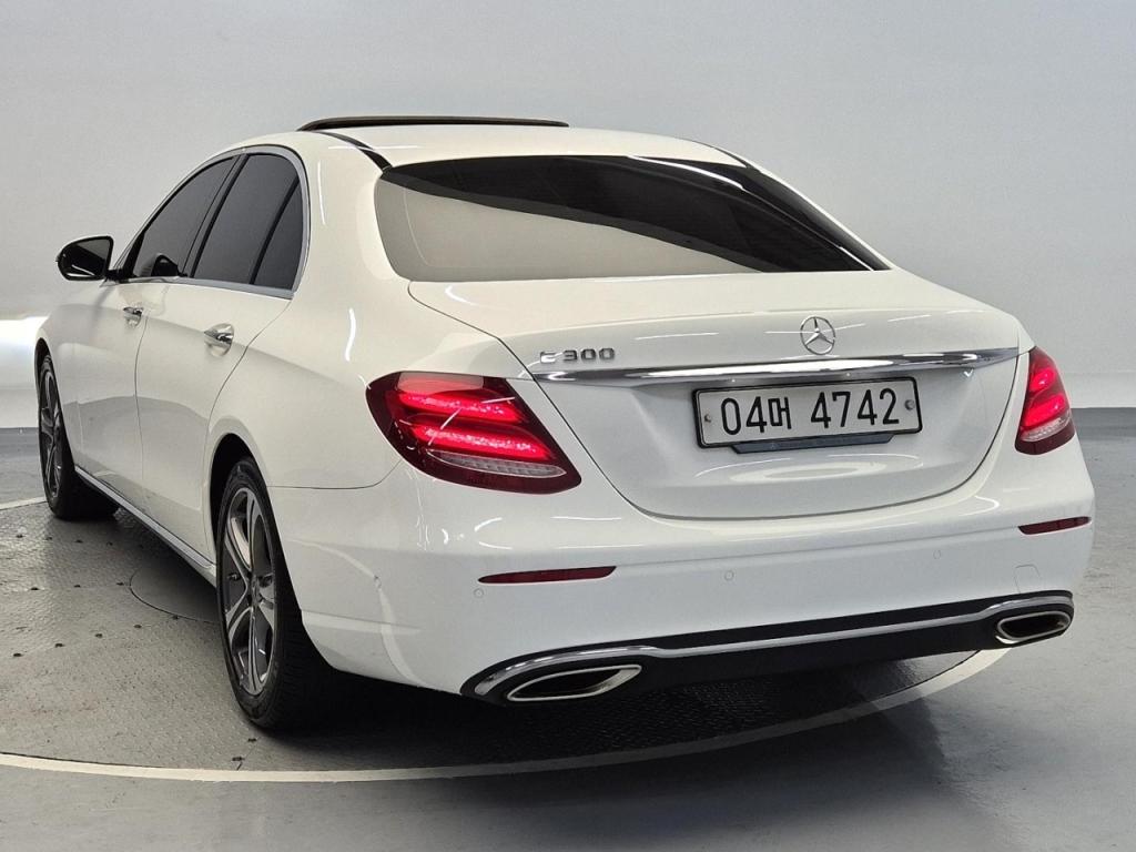2019 BENZ E CLASS (5Gen) E300 Avant -garde