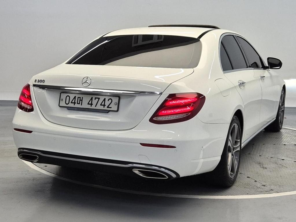 2019 BENZ E CLASS (5Gen) E300 Avant -garde