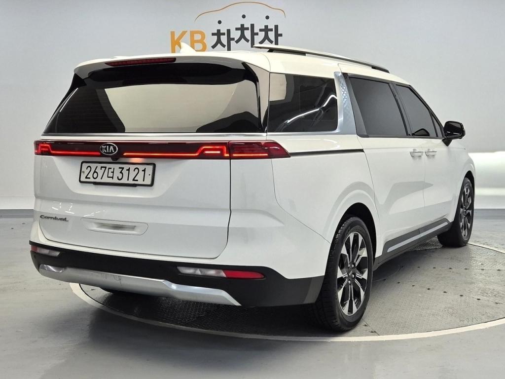 2021 KIA CARNIVAL (KA4) 9 -seater diesel signature