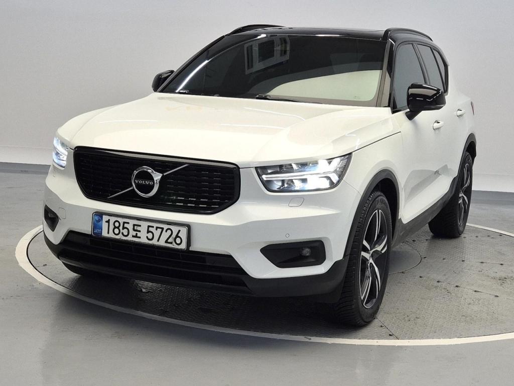 2021 VOLVO XC40 2.0 B4 AWD R design