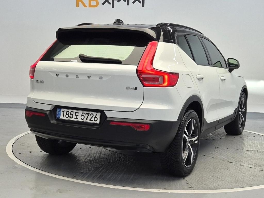 2021 VOLVO XC40 2.0 B4 AWD R design