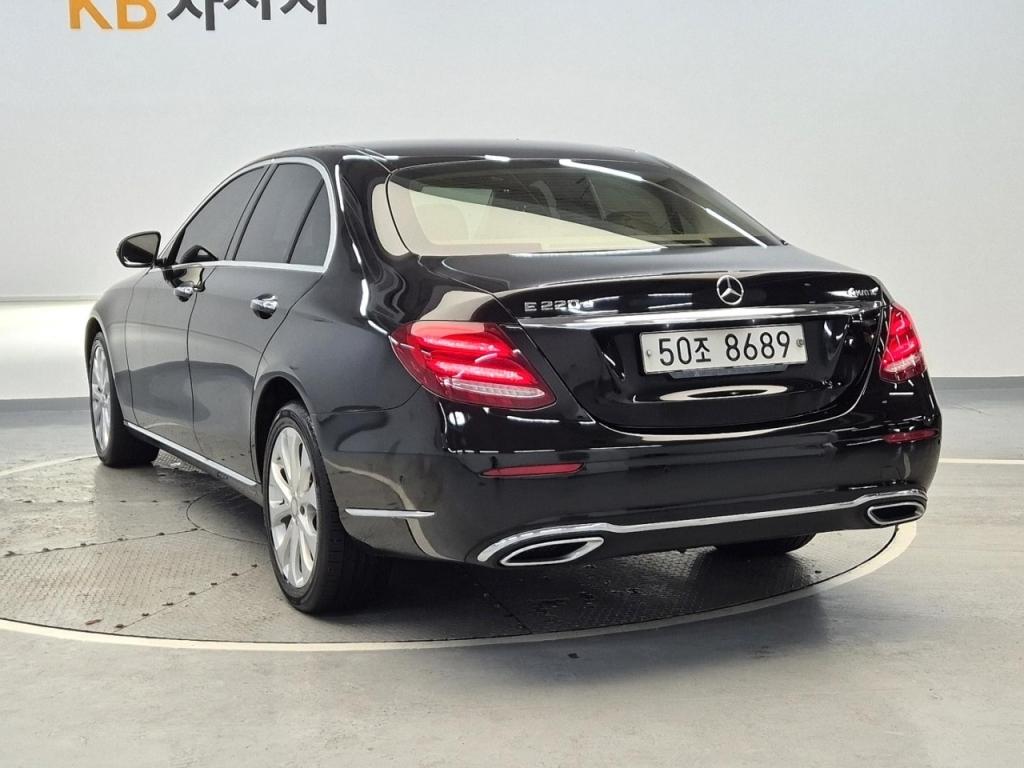 2017 BENZ E CLASS (5Gen) E220d 4matic Exclusive