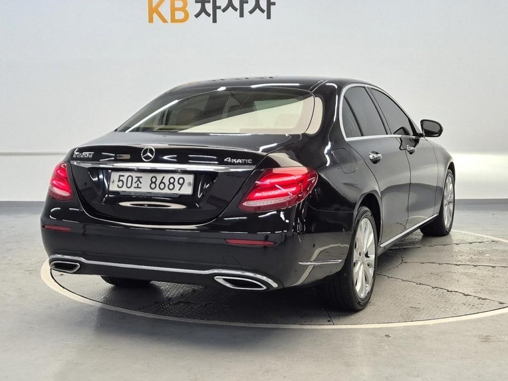 2017 BENZ E CLASS (5Gen) E220d 4matic Exclusive