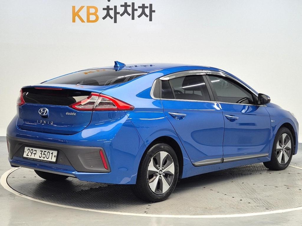 2017 HYUNDAI IONIQ Electric 