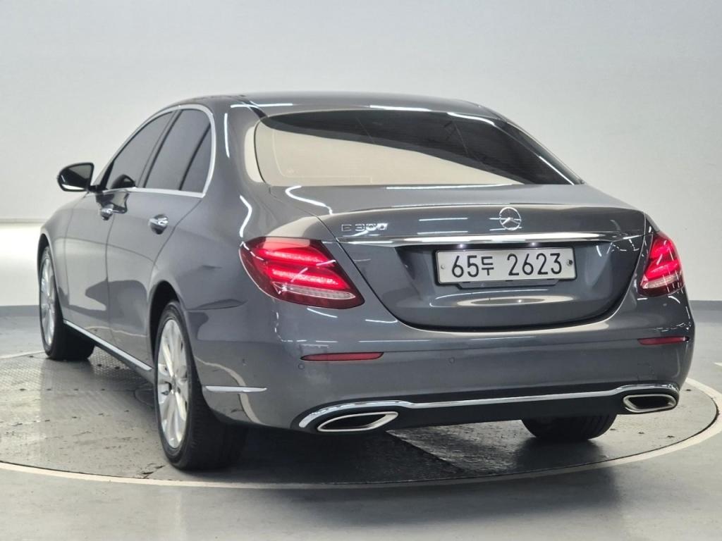2019 BENZ E CLASS (5Gen) E300 Exclusive