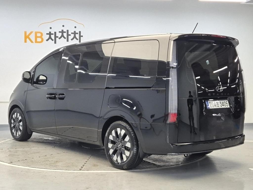 2022 HYUNDAI STARIA 3.5 LPG lounge 7 -seater Inspiration