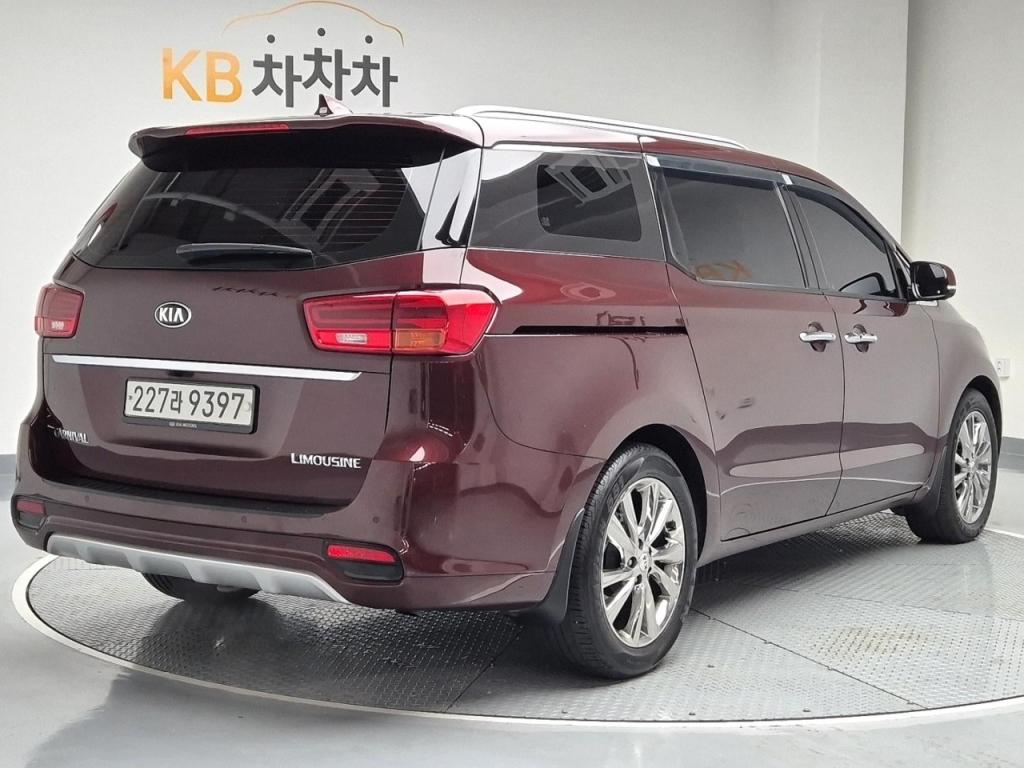 2020 KIA THE NEW CARNIVAL Limousine 7 -seater gasoline President