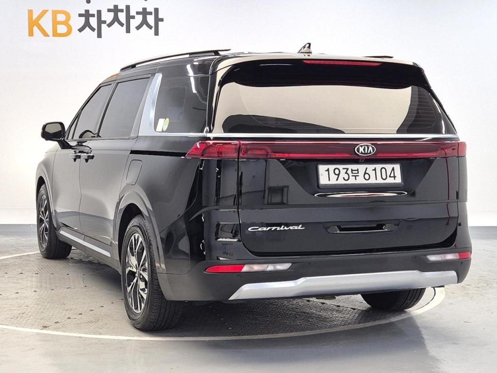 2021 KIA CARNIVAL (KA4) 9 -seater diesel nobless