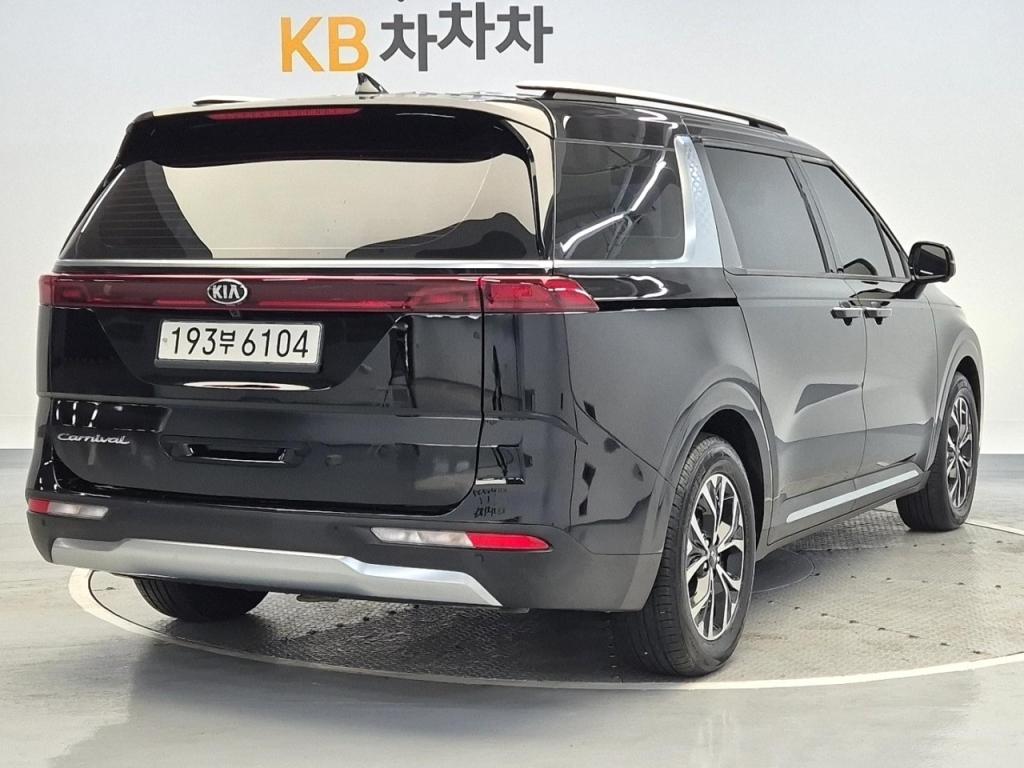 2021 KIA CARNIVAL (KA4) 9 -seater diesel nobless