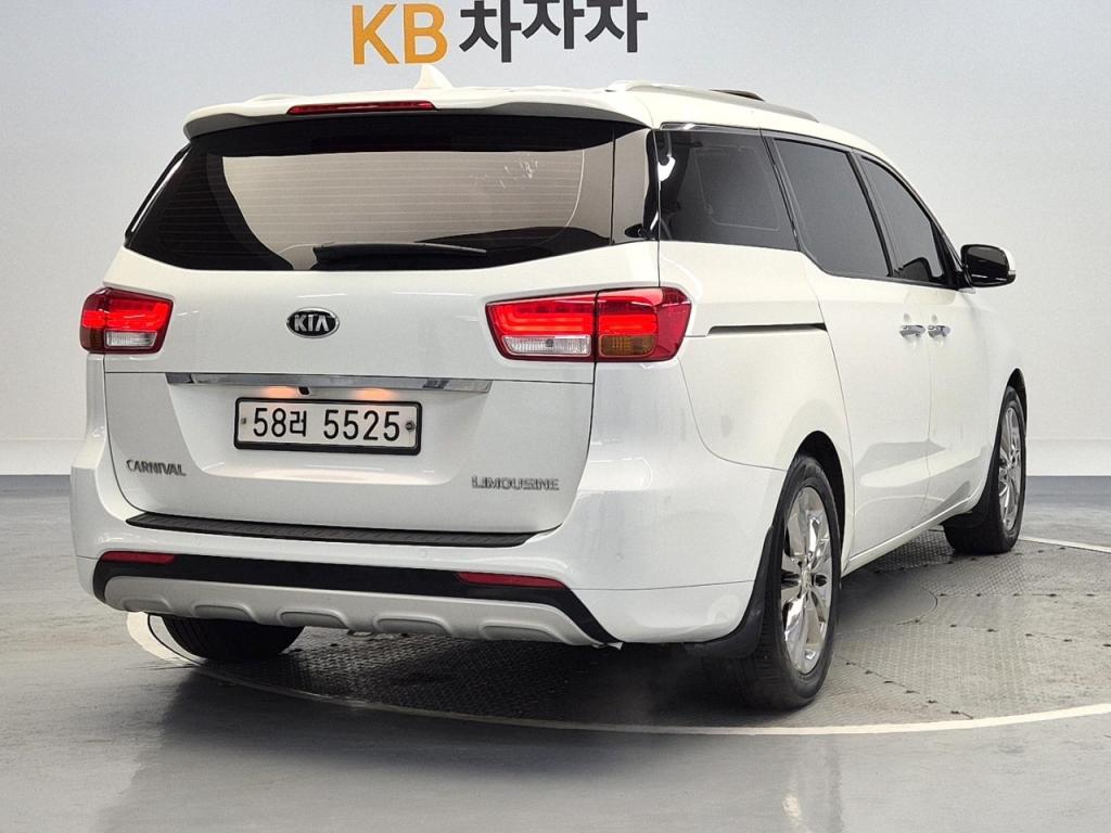 2015 KIA ALL NEW CARNIVAL 7 -seater limousine gasoline President
