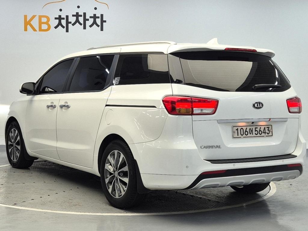 2018 KIA ALL NEW CARNIVAL 9 -seater diesel luxury