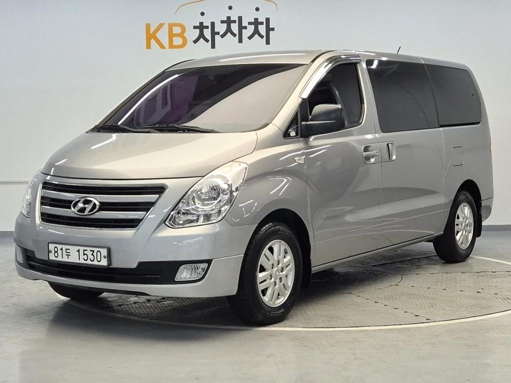 2016 HYUNDAI GRAND STAREX 3 -seater diesel van Smart Special