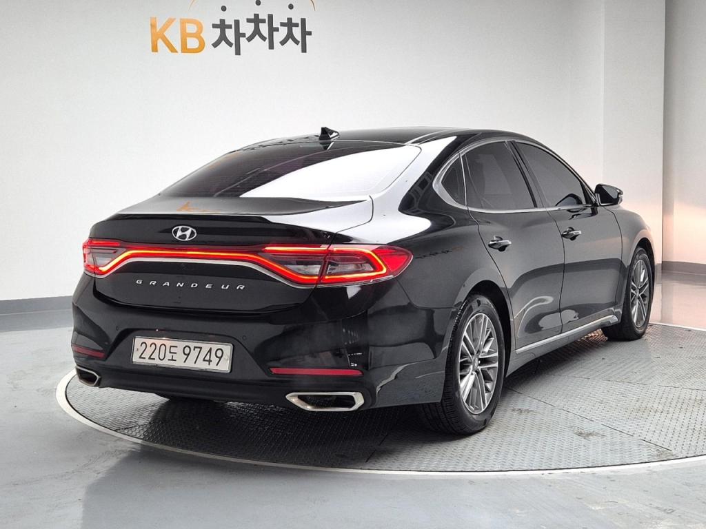 2017 HYUNDAI GRANDEUR IG 3.0 LPI Rent -a -Car Modern