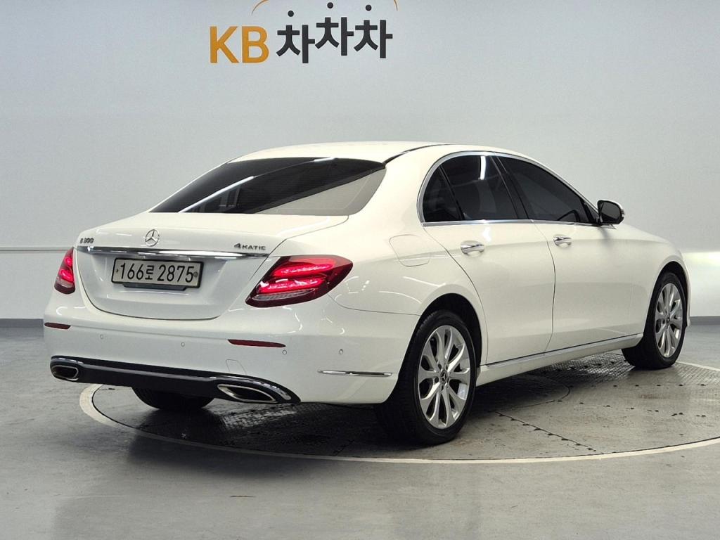 2018 BENZ E CLASS (5Gen) E300 4matic Exclusive