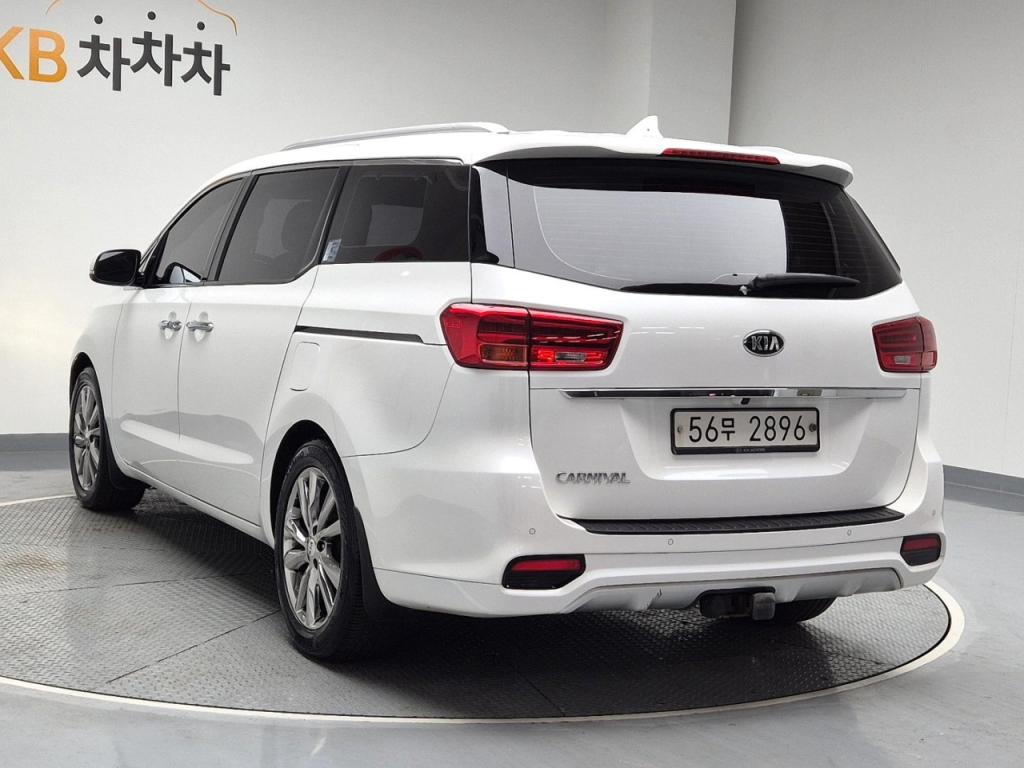 2019 KIA THE NEW CARNIVAL 9 -seater diesel Prestige