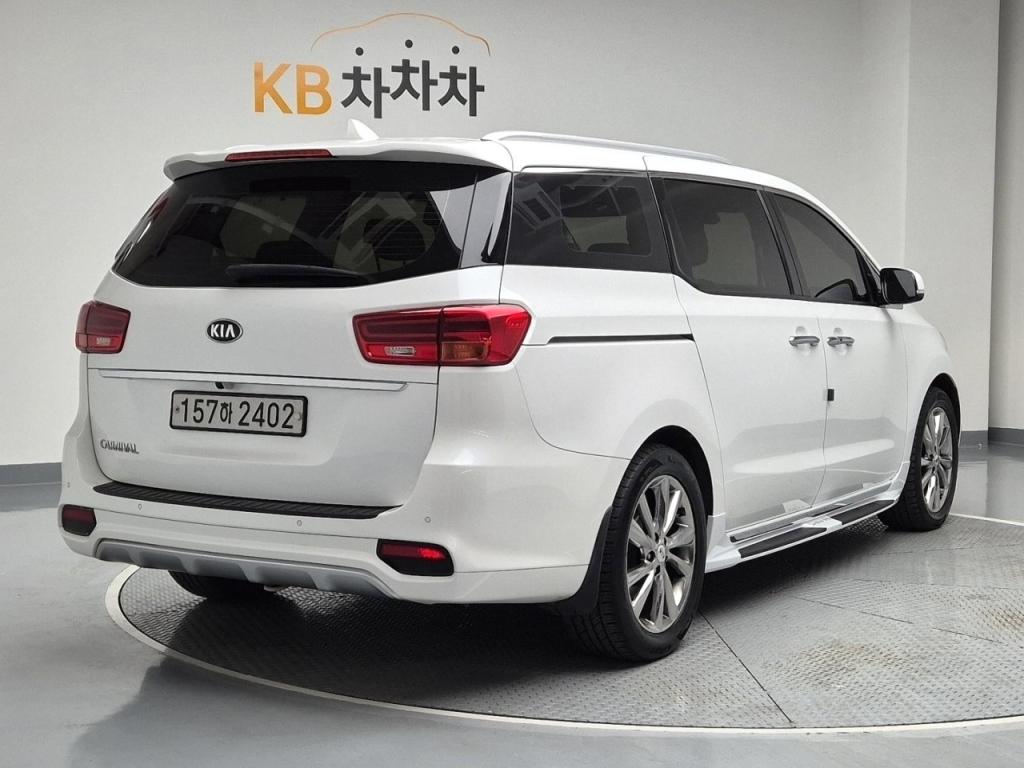 2020 KIA THE NEW CARNIVAL 9 -seater diesel Noblesse Special