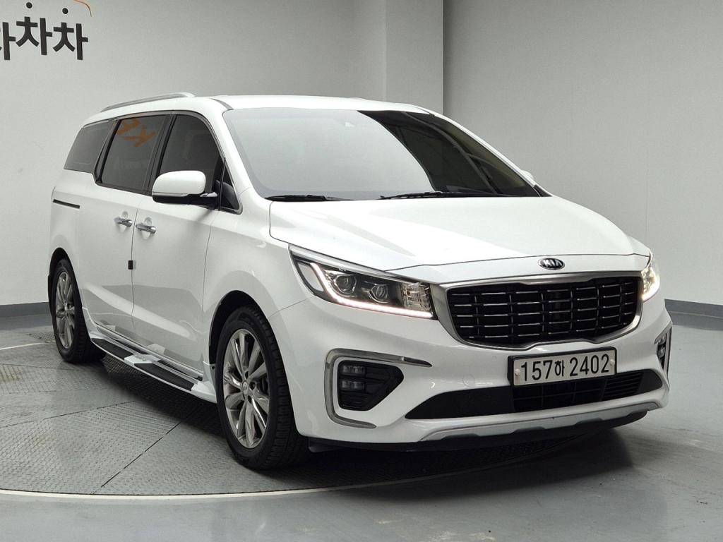 2020 KIA THE NEW CARNIVAL 9 -seater diesel Noblesse Special