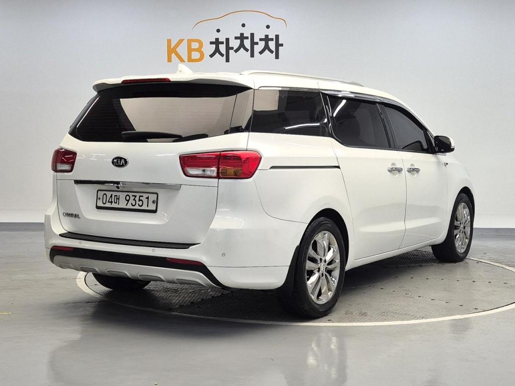 2018 KIA ALL NEW CARNIVAL 9 -seater diesel Noblesse Special