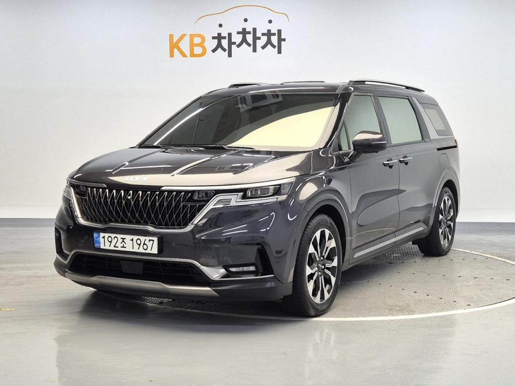 2023 KIA CARNIVAL (KA4) 9 -seater diesel signature