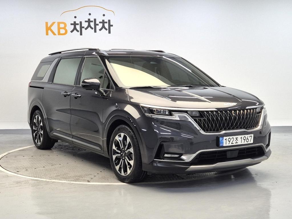 2023 KIA CARNIVAL (KA4) 9 -seater diesel signature