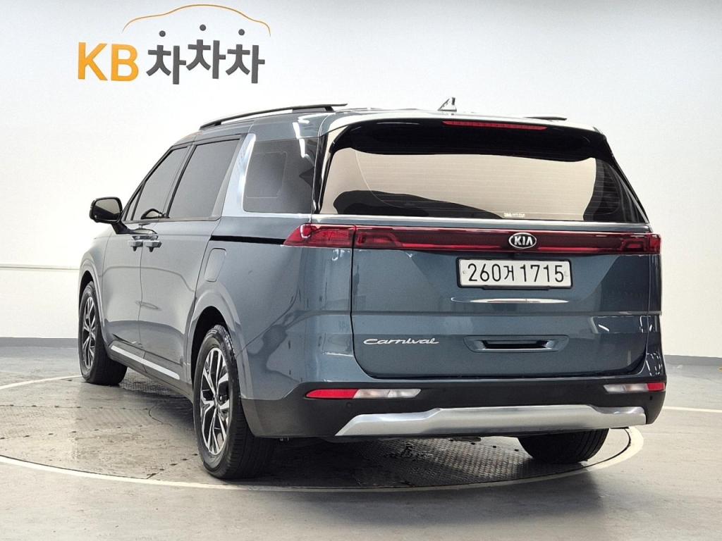 2021 KIA CARNIVAL (KA4) 9 -seater diesel nobless