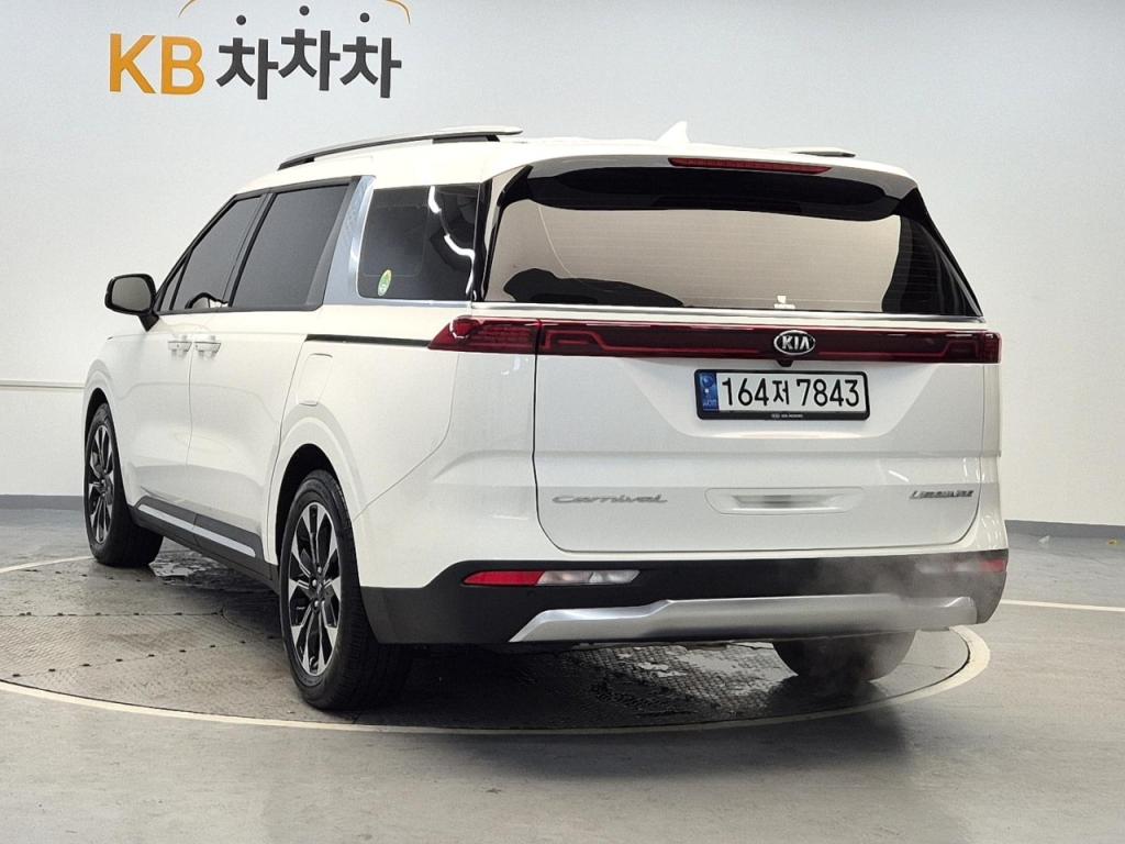 2021 KIA CARNIVAL (KA4) Limousine 7 -seater gasoline nobless