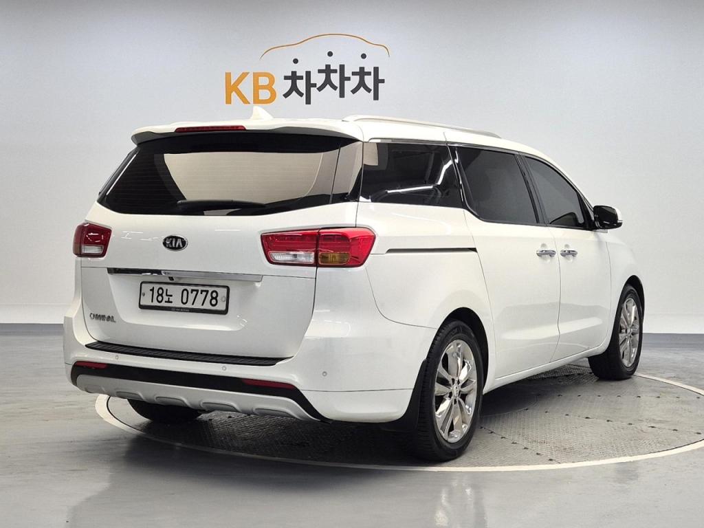 2016 KIA ALL NEW CARNIVAL 9 -seater diesel nobless