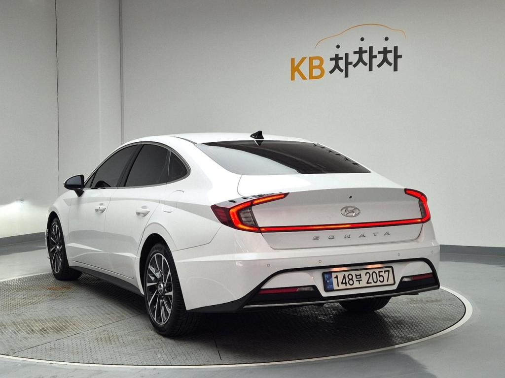 2021 HYUNDAI SONATA (DN8) G2.0 Premium Family