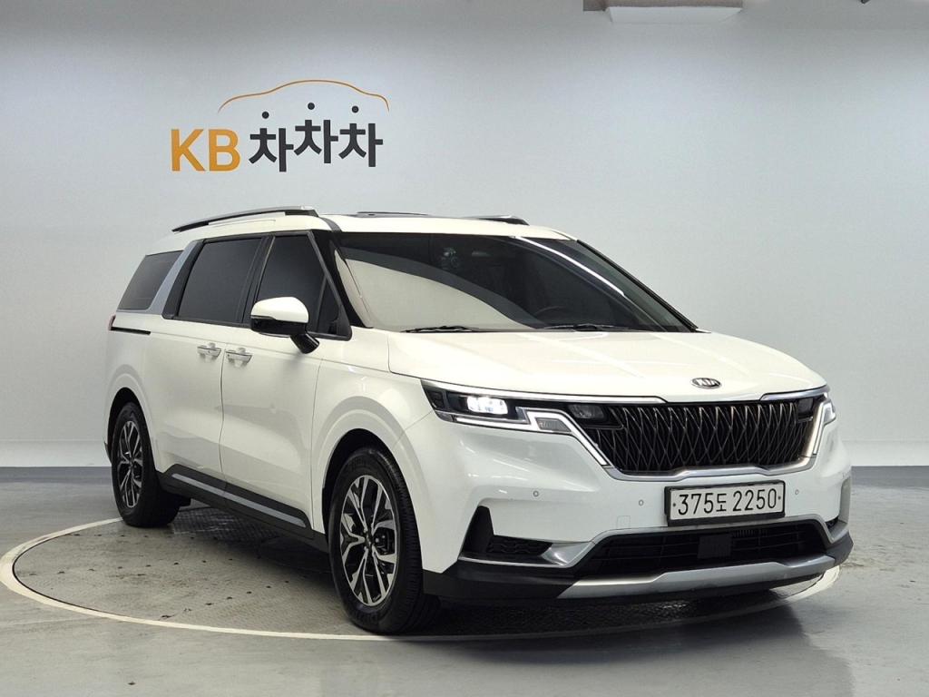 2021 KIA CARNIVAL (KA4) 9 -seater diesel nobless