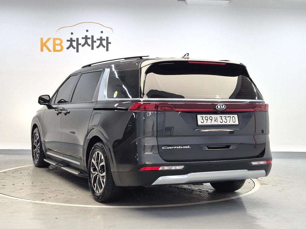 2021 KIA CARNIVAL (KA4) 9 -seater diesel signature