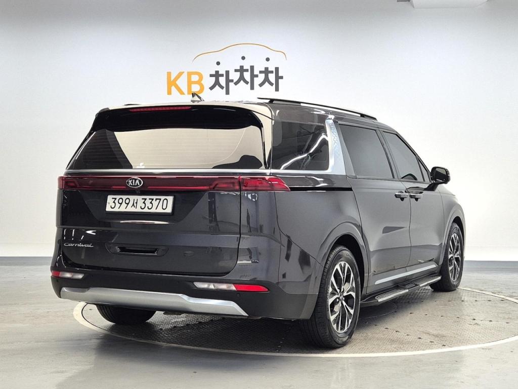 2021 KIA CARNIVAL (KA4) 9 -seater diesel signature