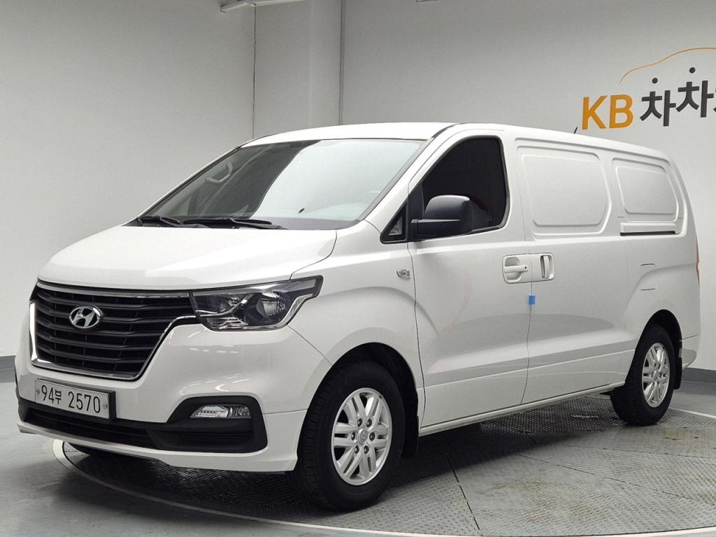 2019 HYUNDAI THE NEW GRAND STAREX 3 -seater diesel van smart