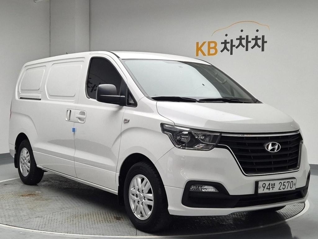 2019 HYUNDAI THE NEW GRAND STAREX 3 -seater diesel van smart