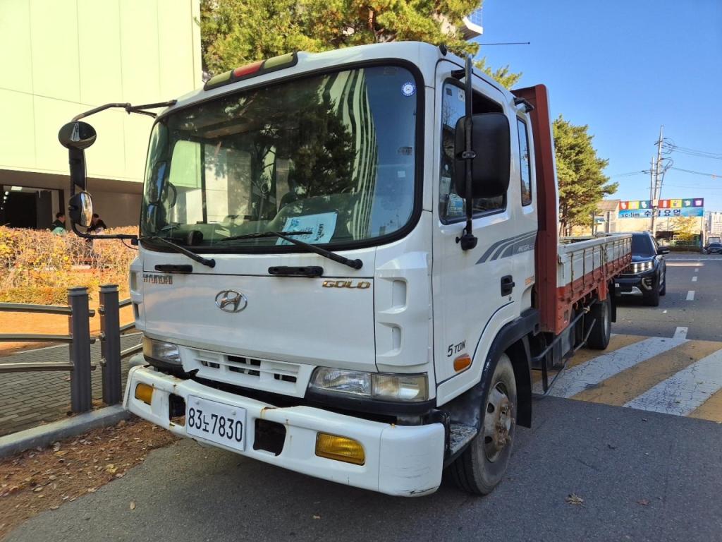 2000 HYUNDAI SUPER TRUCK 5 tons