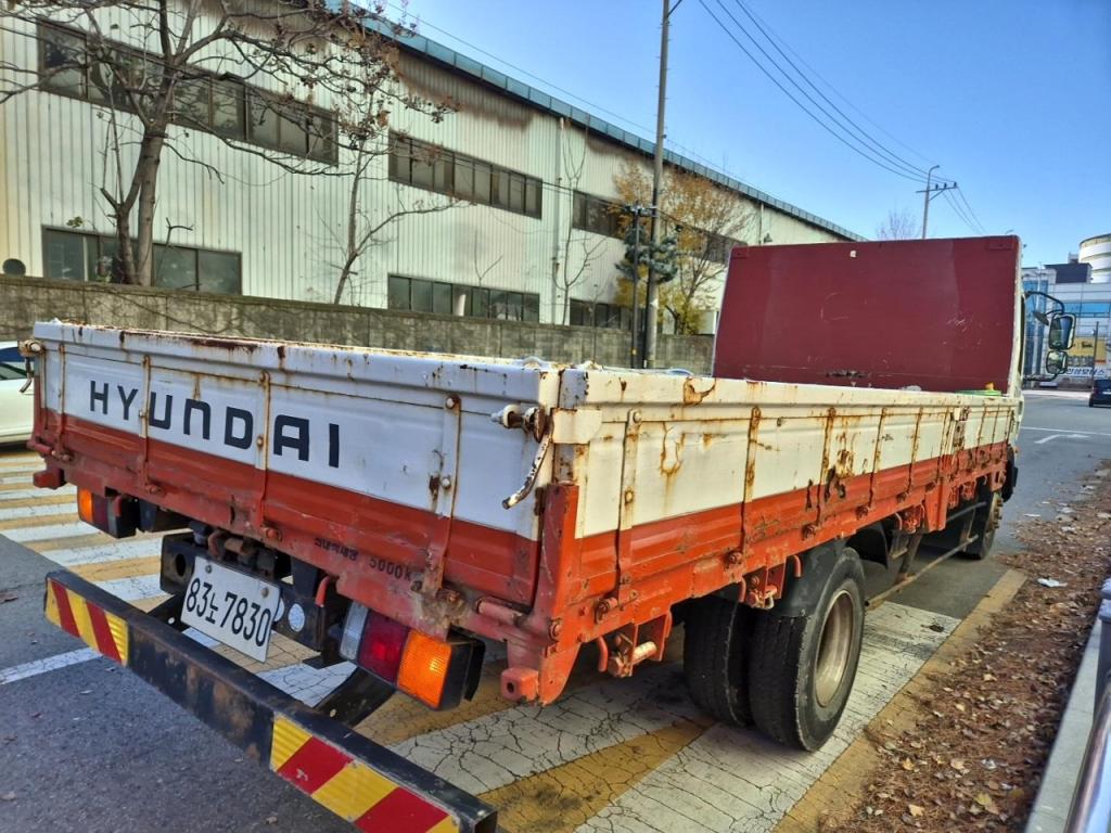 2000 HYUNDAI SUPER TRUCK 5 tons